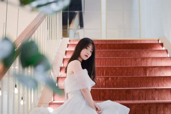 Ngoài nhiếp ảnh, Linh An còn tham gia câu lạc bộ nhảy của ĐH Ngoại thương để giao lưu với các bạn trong trường. 10X luôn tâm niệm tuổi trẻ là phải thử sức với những điều mới mẻ, sống hết mình với đam mê để sau này không hối tiếc.