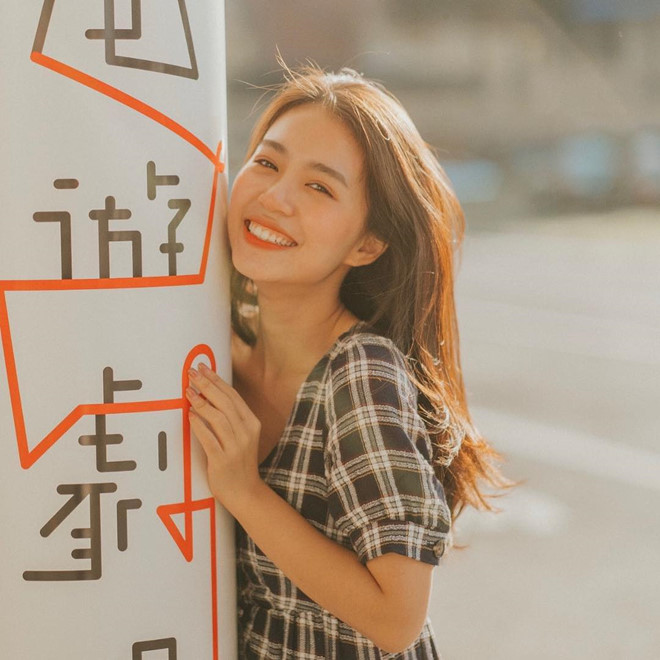 Mẫn Tiên (Nguyễn Mẫn Thủy Tiên, 22 tuổi) nổi tiếng khi là một thành viên trong "bộ ba sát thủ" Hà thành, bên cạnh Quỳnh Anh Shyn và An Japan. Sở hữu vẻ ngoài trong trẻo, ngọt ngào, 9X là gương mặt được nhiều bạn trẻ Việt yêu mến.