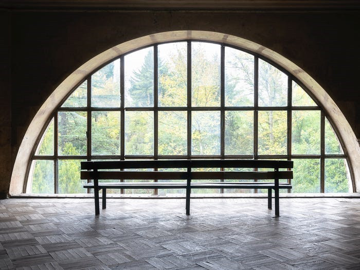 Khu nghỉ dưỡng được xây dựng vào đầu thế kỷ 20. Từ những năm 1920 trở đi, nơi này trở thành điểm đến phổ biến của những người quyền lực và giàu có tại Liên Xô cũ.