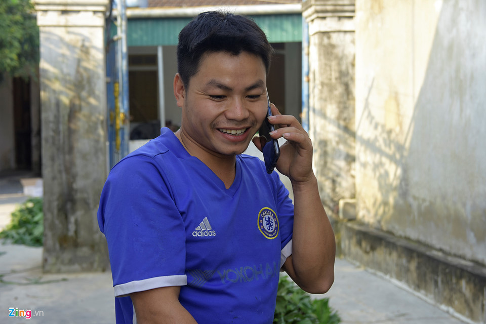 Thợ dịch vụ làm cây nêu ngày Tết cho biết người dân thường đặt mua cây nêu để sử dụng từ ngày 23 tháng Chạp. Tuy nhiên, sau ngày này, nhiều người vẫn gọi điện đặt hàng để sử dụng vào dịp Tết Nguyên đán.