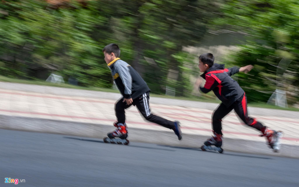 Trượt patin là một thú chơi được trẻ em Triều Tiên yêu thích.