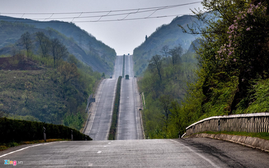 Một đoạn cao tốc từ thủ đô Bình Nhưỡng tới thành phố Khai Thành (Kaesong).