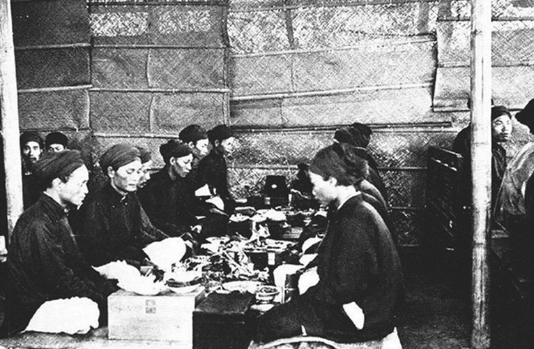 Các tân khoa được Tổng đốc thay mặt nhà vua ban yến. Các khoa thi của triều Nguyễn được tổ chức cho đến năm 1919 thì chấm dứt.