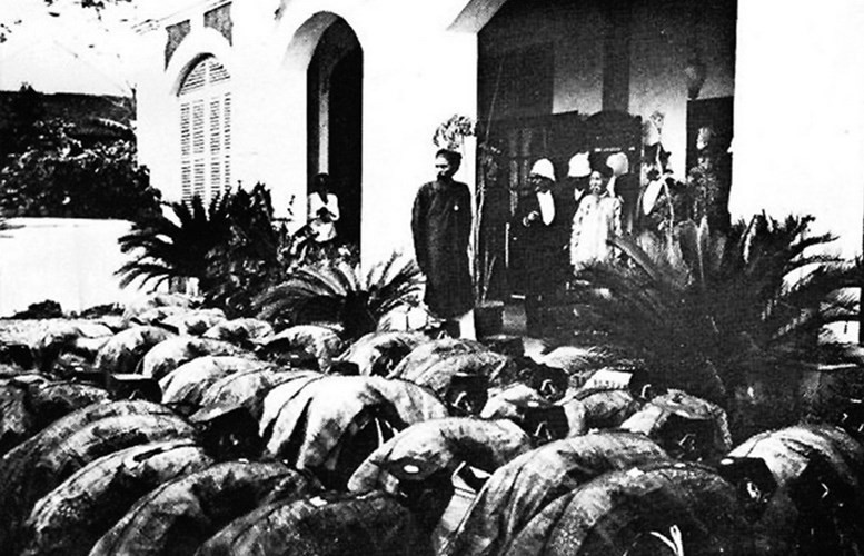 Các tân khoa cảm tạ Tổng đốc Nam Định.