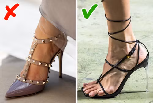  Giày đinh tán. Giày đinh tán từng là kiểu dáng được ưa chuộng cách đây vài năm. Vậy nhưng xu hướng thời trang nay đã thay đổi. Chị em không thích vẻ hầm hố và bất tiện của chúng nữa. Thay vào đó, những đôi giày “chiến binh” với chi tiết dây buộc ngày càng được ưa thích. Đây cũng là thiết kế được các nhà mốt đình đám như Versace, Christian Dior, Valentino, Toga, Etro, Simone Rocha,... thường xuyên giới thiệu trong các bộ sưu tập.