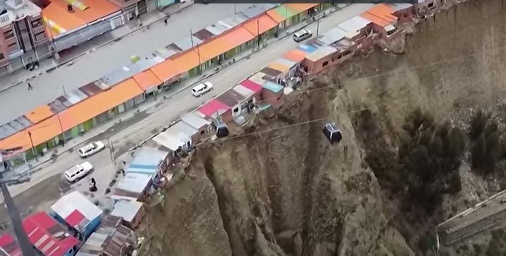 "Đó chính xác là lý do tại sao chúng tôi muốn họ rời khỏi nơi này, nếu họ không muốn rời đi, chúng tôi sẽ phải sử dụng vũ lực", Gabriel Pari, một quan chức, cho hay. Ảnh: Youtube.