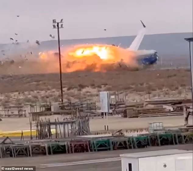 Khoanh khac gay soc vu may bay roi o Kazakhstan, 38 nguoi thiet mang