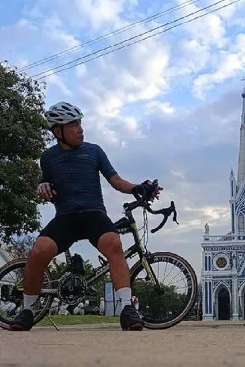 Theo Phusanika Chantharat, thanh tra cảnh sát tại đồn cảnh sát Ratchaburi Muang, Youtuber Wirot thường sản xuất các video về hoạt động đạp xe và chia sẻ trên Youtube và Facebook. Ảnh: Mirror.