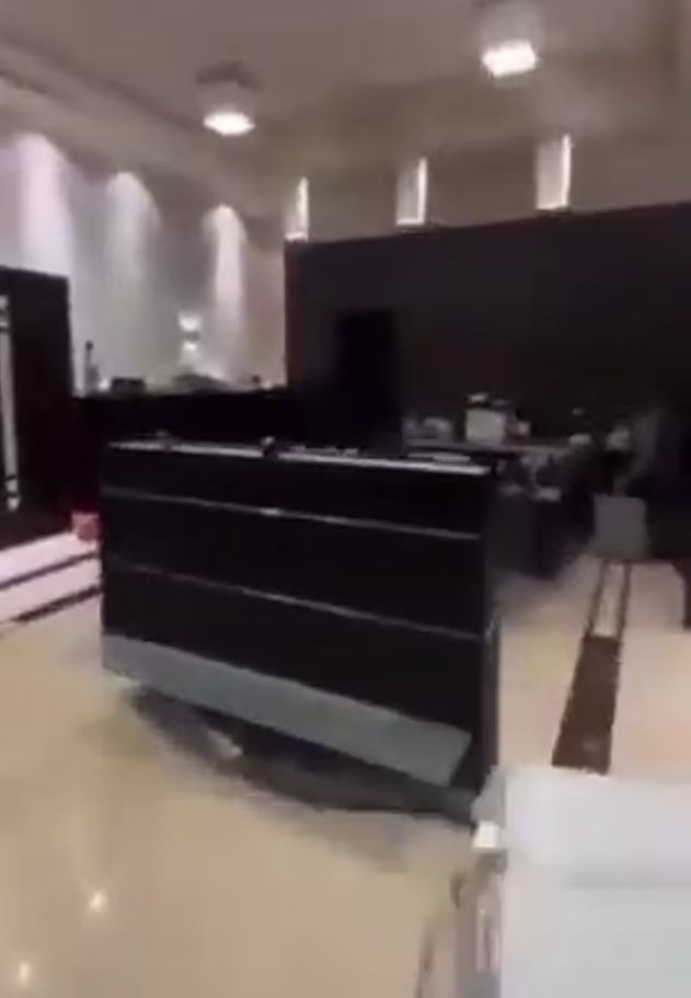 Các đoạn clip được cho là được quay dưới "biệt thự" của Maher al-Assad.