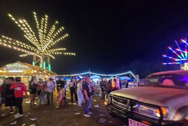 Nổ lớn tại hội chợ đông đúc, hơn 50 người thương vong No lon tai hoi cho dong duc, hon 50 nguoi thuong vong