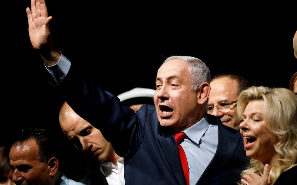 Được coi là người phụ nữ quyền lực ở Israel, song bà Sara từng dính líu nhiều bê bối về dùng sai công quỹ, gian lận,...Năm 2018, bà vướng phải nhiều cáo buộc pháp lý liên quan đến lạm dụng ngân sách để chi trả cho các bữa ăn tại dinh thự. Ảnh: Reuters.