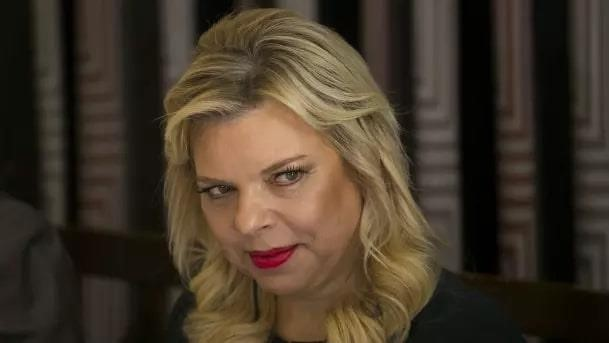 Và gần đây, ngày 26/12/2024, bà bị cáo buộc đe dọa nhân chứng trong phiên tòa xét xử hình sự của chồng bà. Ảnh: Olivier Fitoussi.