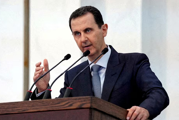 Các hãng RIA Novosti và TASS của Nga dẫn nguồn tin từ Điện Kremlin ngày 8/12 cho hay, Tổng thống Syria Bashar al-Assad đã được cấp quyền tị nạn tại Nga và đã tới Moscow cùng gia đình ông. Động thái này diễn ra sau khi lực lượng nổi dậy Syria giành quyền kiểm soát thủ đô Damascus cùng nhiều thành phố khác của Syria.