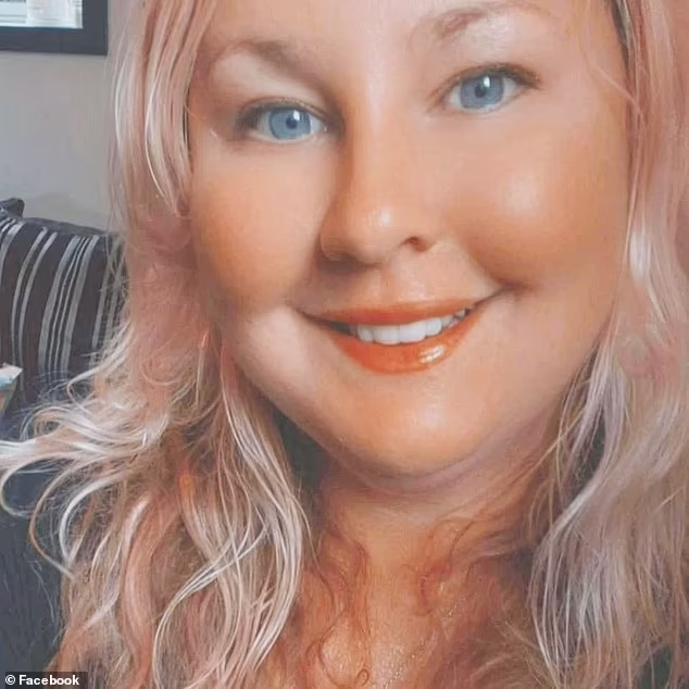 Vào năm 2013, Kelly chính thức đóng gói hành lý và đến định cư trên đảo, nơi chồng cô xây một ngôi nhà hai phòng ngủ và nhà vệ sinh phía bên ngoài cho cô và gia đình. Cô có một cô con gái 10 tuổi và một cậu con trai 3 tuổi với Shane. Ảnh: FB.