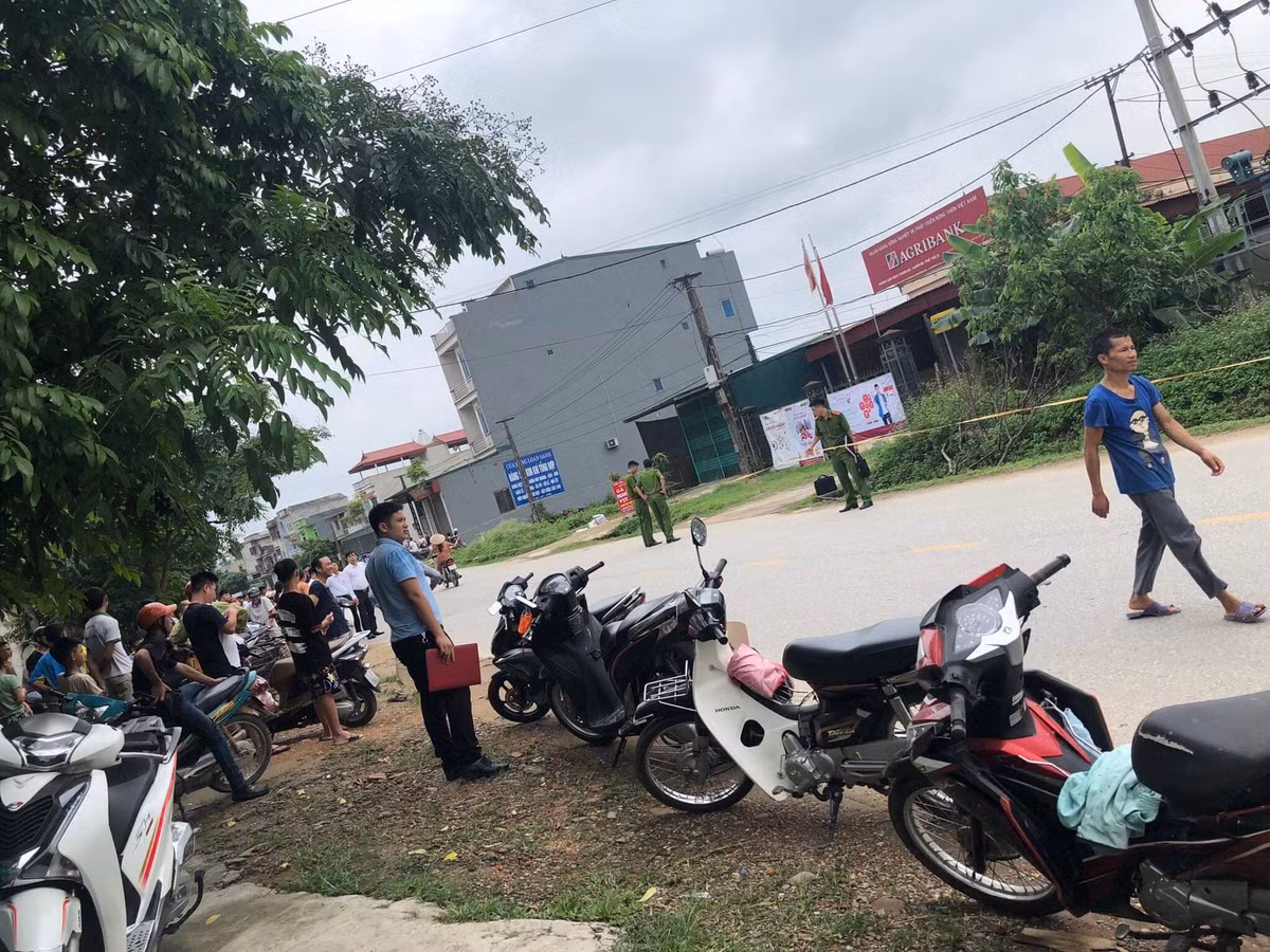 Ngay sau khi vụ việc xảy ra, Công an tỉnh Phú Thọ đã huy động lực lượng đến ngay hiện trường để tổ chức khám nghiệm hiện trường, thu thập chứng cứ và tiến hành truy xét đối tượng. Đặc biệt, Công an tỉnh Phú Thọ đã xác lập chuyên án đấu tranh đồng thời chỉ đạo các lực lượng tiến hành bao vây, phong tỏa tất cả các tuyến đường đối tượng có thể đi qua.