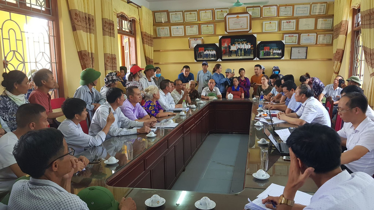 Dan dung leu truoc cong Cum cong nghiep de phan doi xa thai