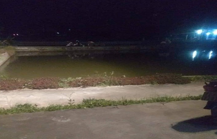 Nam Dinh: 3 chau be xuong ao choi, duoi nuoc thuong tam