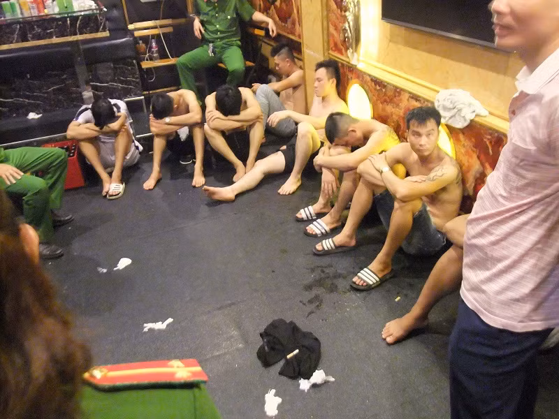 Dot kich quan karaoke Bach Duong phat hien 24 nam, nu su dung ma tuy