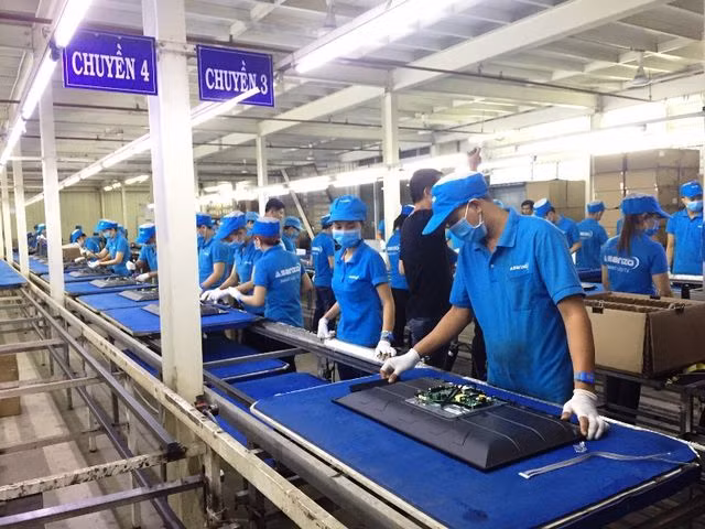 Hang Trung Quoc gan mac Viet: Hieu lua doi nguoi tieu dung, sao van lam?