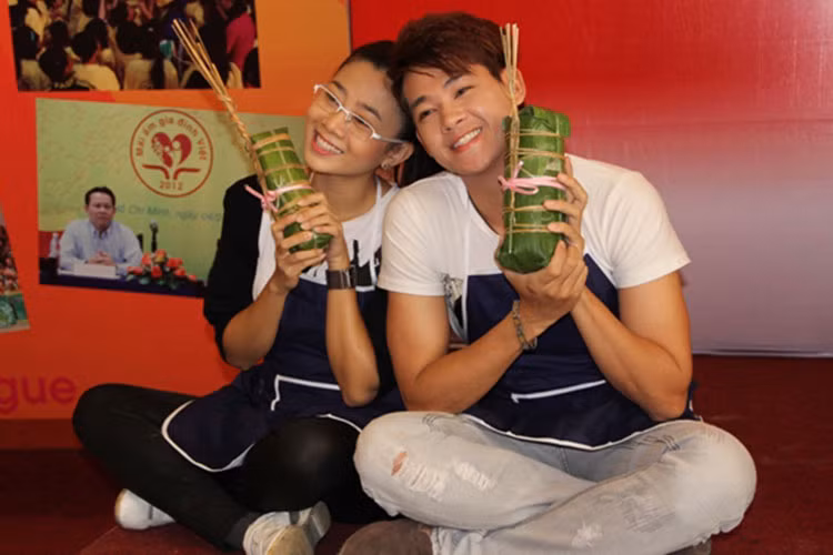 Năm 2012, cặp đôi vướng tin đồn hẹn hò khi dính với nhau như hình với bóng. Ảnh: Nguoilaodong