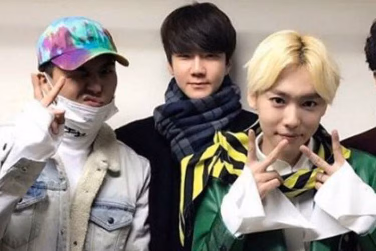 2 ca sĩ Hàn Quốc gây tranh cãi khi khen ngợi Olympic Việt Nam đều là thành viên của nhóm nhạc xứ Hàn Winner.