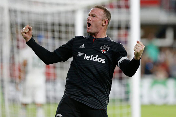 Rooney vừa khiến NHM MLS ngỡ ngàng với pha phòng ngự thành công khi thủ môn đội nhà đã băng qua vạch giữa sân. Không những thế, Rooney còn cướp được bóng và kiến tạo để đồng đội ghi bàn ở phút 90+5.