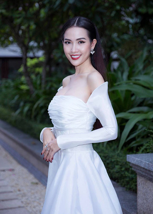 Hoa hậu Phan Thị Mơ gây ấn tượng bởi vẻ đẹp trong trẻo. Ảnh: FBNV