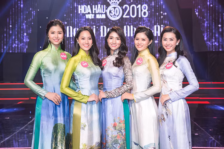 Cuối cùng, lễ bàn giao dự án xây dựng mầm non cho địa phương tiếp tục nhận chi phí để hoàn thành ngôi trường cũng đã diễn ra thành công.