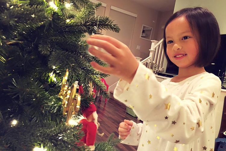 "2 đứa con bỏ bên Mỹ gần 2 tháng để về Việt Nam ăn chơi, đừng có ngụy biện là về lo công việc. Anh đang nói đến Ngọc Thúy", đại gia Đức An lên tiếng.