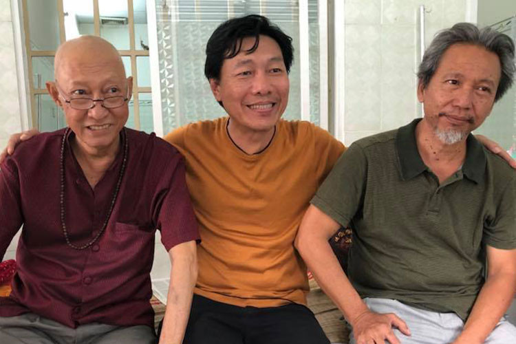 Diễn viên Lê Bình vẫn luôn lạc quan, mạnh mẽ sau khi phát hiện bị ung thư phổi.