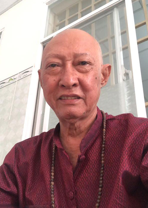 Nghệ sĩ Lê Bình được xuất viện vào chiều ngày 28/8. Tuy nhiên, sáng ngày 29/8, ông trở lại bệnh viện truyền thêm 2 chai thuốc nữa mới về hẳn nhà, 20 ngày sau tái khám tiếp tục điều trị.