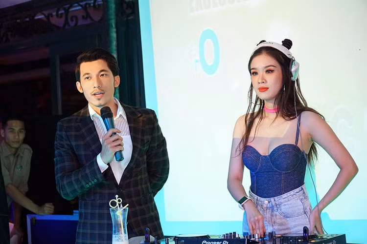 Hình ảnh Liên Bỉnh Phát làm MC tại một chương trình hội chợ. Ảnh: FBNV