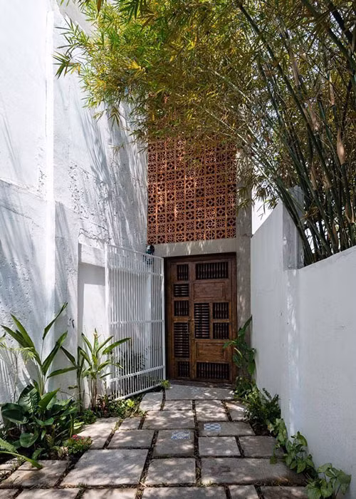 Ngoi nha giong nhu mot thien vien thanh tinh giua Sai Gon