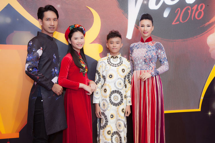 Sự xuất hiện của quán quân Hồ Văn Cường nhanh chóng nhận được sự chú ý của khán giả.