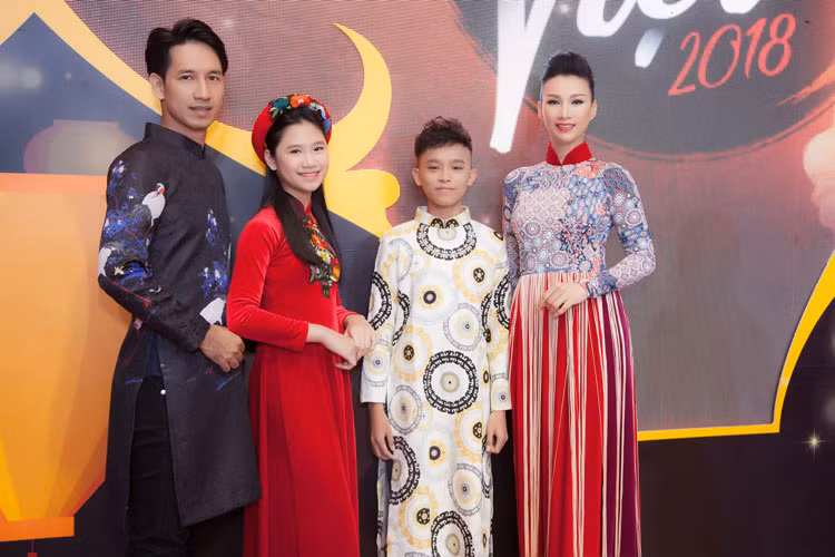 Sự xuất hiện của quán quân Hồ Văn Cường nhanh chóng nhận được sự chú ý của khán giả.