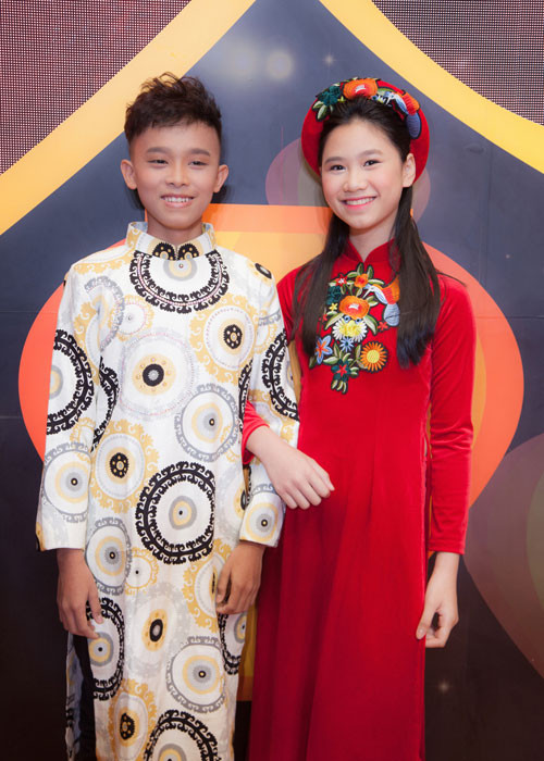 Ở tuổi 15, Hồ Văn Cường được khen cao lớn và điển trai hơn.