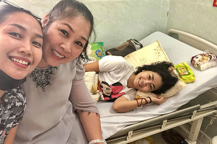 Theo Đời sống pháp luật, chiều ngày 21/8, Mai Phương bắt đầu quá trình xạ trị. Ảnh: FBNV