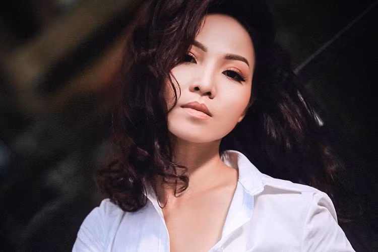 Tại cuộc thi Tiếng hát truyền hình 2001, dù không đoạt giải cao nhưng Khánh Loan vẫn gây chú ý. Ảnh: FBNV