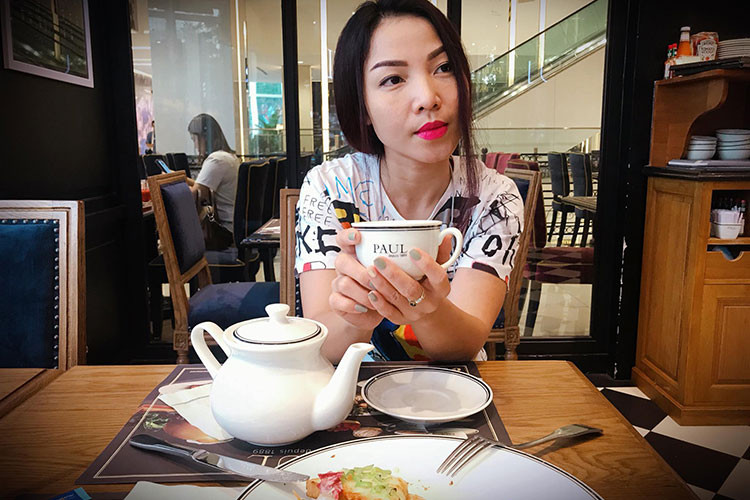 Năm 2017, từng rộ tin đồn Khánh Loan từng qua một lần đò. Chia sẻ trên Thể thao Văn hóa, cô khẳng định đó là thông tin không chính xác. Ảnh: FBNV