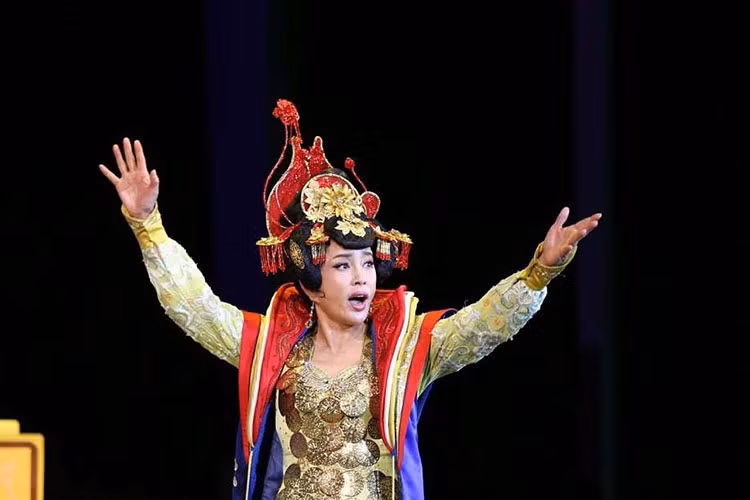 Ở độ tuổi 63, Lưu Hiểu Khánh vẫn chăm chỉ hoạt động trong làng giải trí. Ngoài đóng phim, cô còn diễn kịch, tham gia gameshow. Ảnh: 163