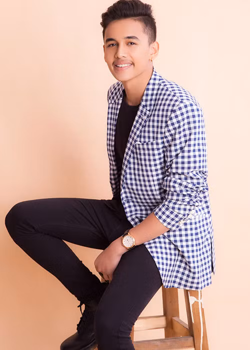 Hoàng Phi đang học năm cuối một trường trung học phổ thông quốc tế và năm sau cũng sẽ sang Mỹ học.