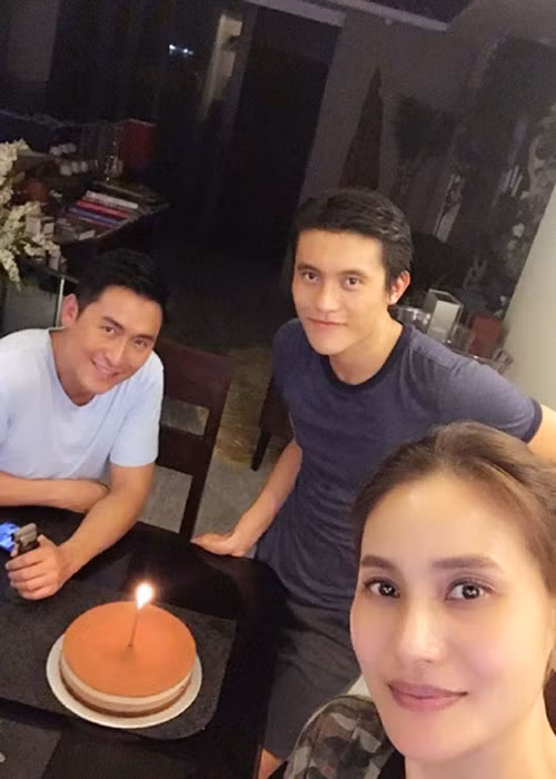 Con trai của Mã Đức Chung giờ đã 19 tuổi, thành thạo tiếng Anh, tiếng Pháp và hiện là vận động viên bơi lội. Ảnh: Weibo