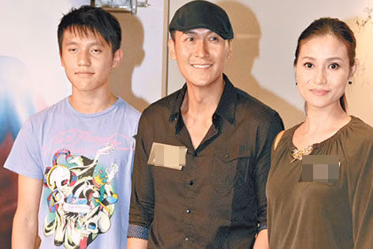 Năm 1993, Mã Đức Chung và Trương Tiểu Lan làm đám cưới. Cậu con trai của hai người sau đó chào đời trong niềm hạnh phúc của gia đình. Ảnh: Sina