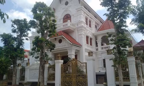 Me man nhung biet thu sieu sang cua quan chuc xu Lang