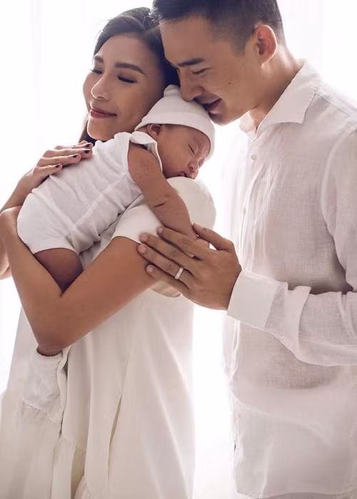 Bé Thế Bảo của nhà Thúy Diễm hiện đã được hơn hai tháng tuổi.