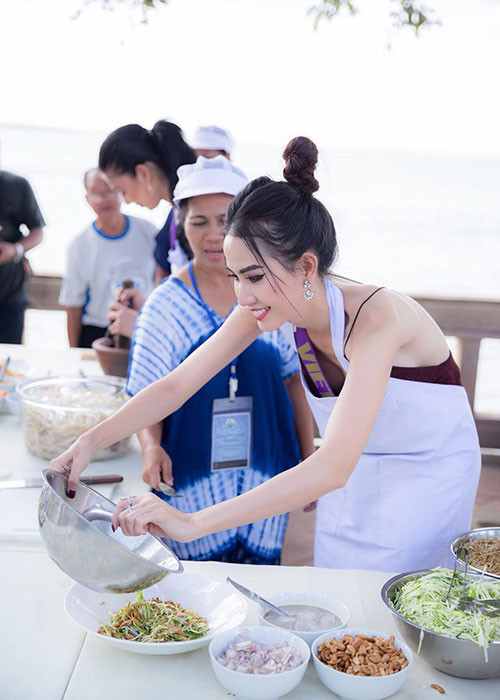 Phan Thị Mơ chinh chiến khá nhiều cuộc thi nhan sắc trong nước nên có kinh nghiệm dày dặn. Ảnh: FBNV