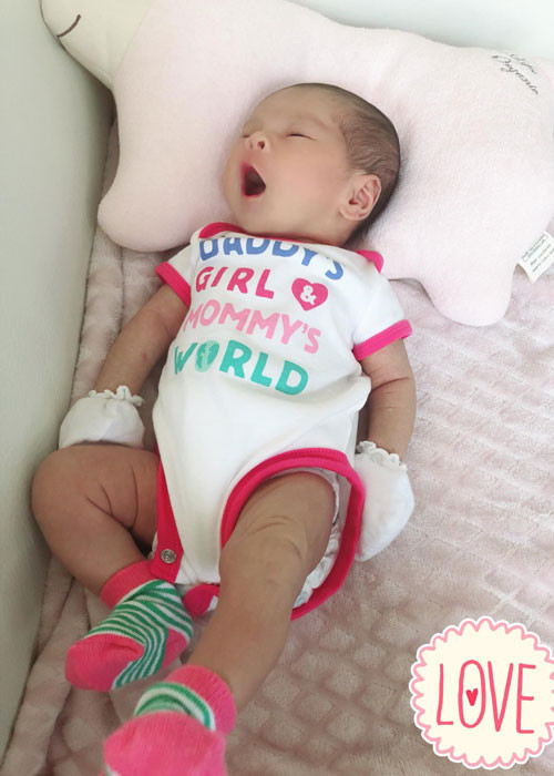 Khoảnh khắc ngáp ngủ dễ thương của bé Talia được Thanh Thảo khoe trên trang cá nhân.