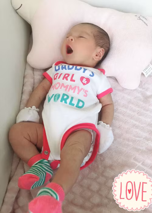 Khoảnh khắc ngáp ngủ dễ thương của bé Talia được Thanh Thảo khoe trên trang cá nhân.