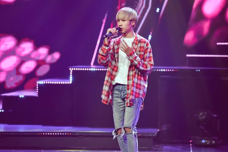 The Debut còn mất điểm bởi scandal thí sinh Trần Văn An thể hiện bài hát tự sáng tác "Think of me" có giai điệu giống ca khúc "Instagram" của Dean. Ảnh: Thegioitre