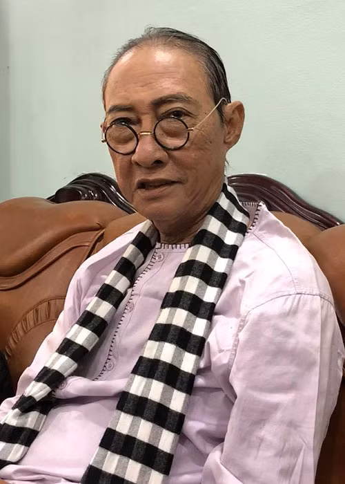 Chia sẻ hình ảnh đi quay, nam nghệ sĩ thường tự động viên bản thân cố gắng vượt qua những mệt mỏi. Ảnh: FBNV